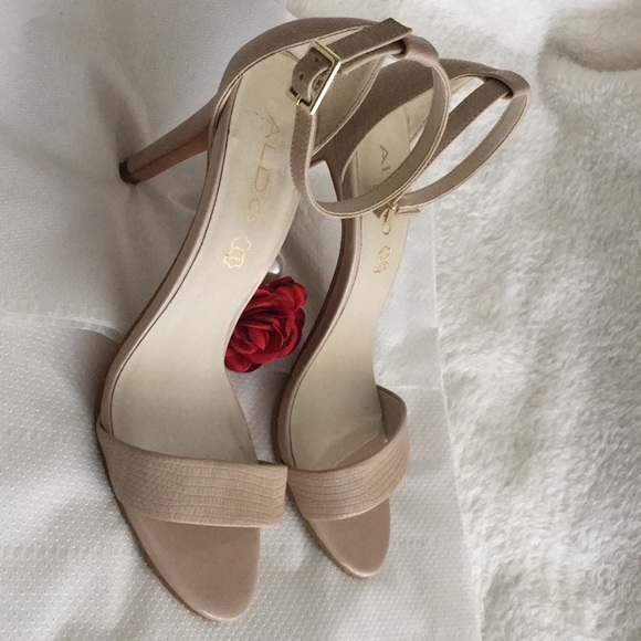 Shoes - Picture 2 of 4